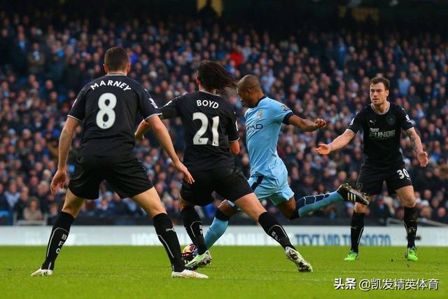  曼城旧将戴帽击沉豪华战舰蓝军  